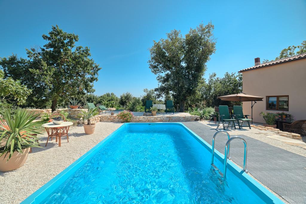 Beautiful Villa Palera With Private Pool Near Pula ลิทซ์ยัน ภายนอก รูปภาพ